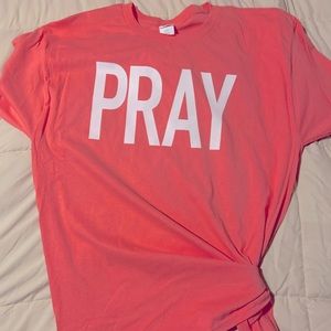 Pray tee shirt